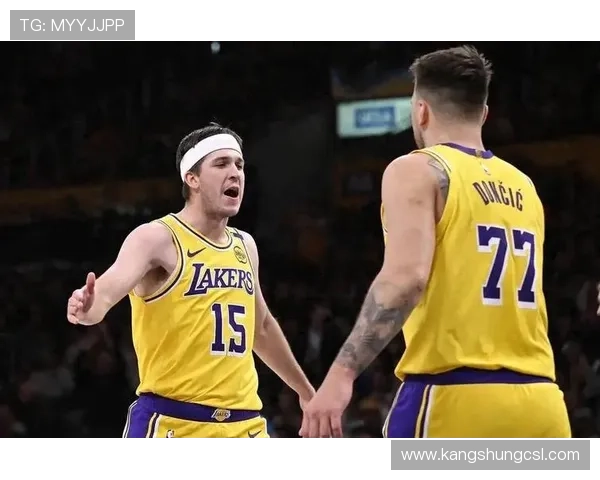 左肩受伤将缺席比赛里弗斯确认AJ格林随队前往底特律进行检查